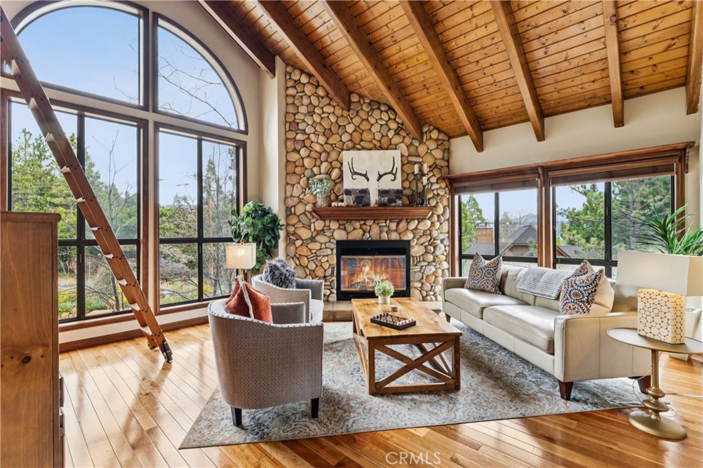 892 Nadelhorn Drive