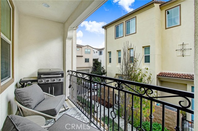 Detail Gallery Image 8 of 21 For 6333 Andromeda Ct, Corona,  CA 91752 - 2 Beds | 2/1 Baths