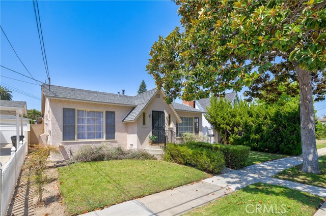 4245 14th Street, Long Beach, California 90804, 5 Bedrooms Bedrooms, ,3 BathroomsBathrooms,Single Family Residence,For Sale,14th,SB24143541