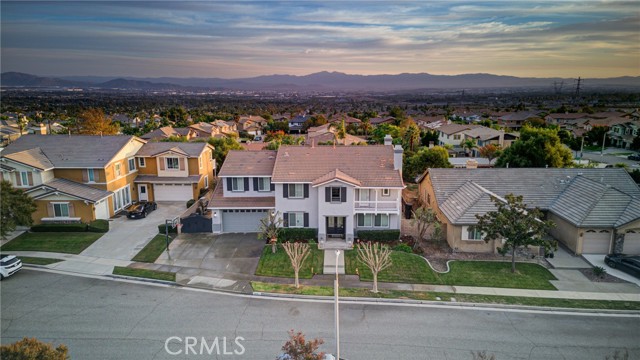 Detail Gallery Image 5 of 75 For 12257 Mountain Ash Ct, Rancho Cucamonga,  CA 91739 - 5 Beds | 3/1 Baths