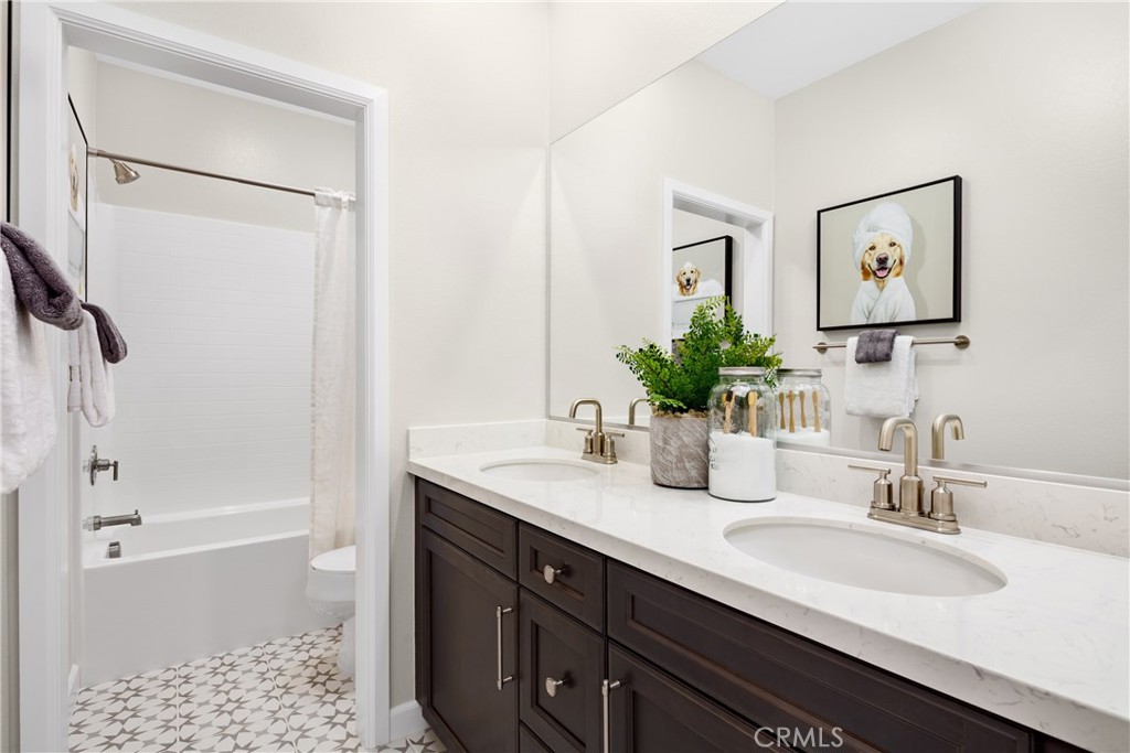 MLS #OC25240544 image #11