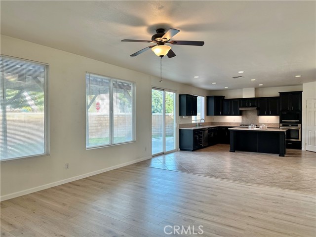 Detail Gallery Image 15 of 47 For 33564 Blue Water Way, Temecula,  CA 92592 - 4 Beds | 3 Baths