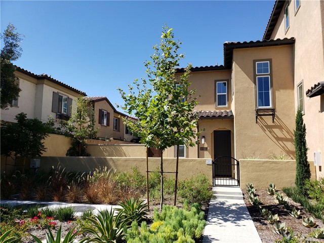 Detail Gallery Image 3 of 40 For 10503 Acorn Pl, Los Alamitos,  CA 90720 - 3 Beds | 3/1 Baths