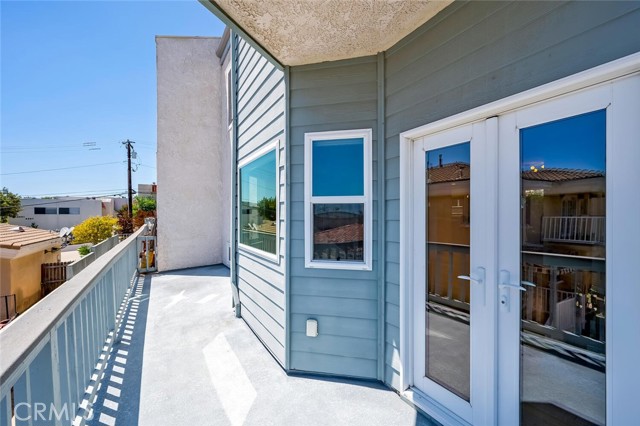 Detail Gallery Image 14 of 75 For 2230 Ohio Ave #4,  Signal Hill,  CA 90755 - 3 Beds | 2/1 Baths