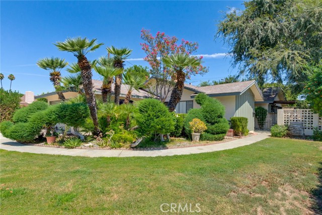Detail Gallery Image 2 of 23 For 6720 Saint James Court, Riverside,  CA 92504 - 4 Beds | 2 Baths