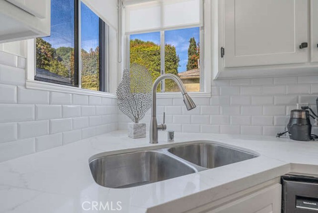 Detail Gallery Image 9 of 26 For 6551 De Celis, Lake Balboa,  CA 91406 - 3 Beds | 2 Baths