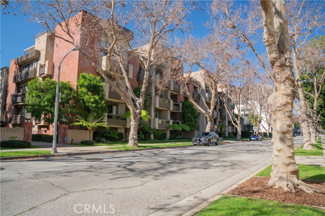Detail Gallery Image 31 of 40 For 141 S Linden Dr #203,  Beverly Hills,  CA 90212 - 2 Beds | 2 Baths