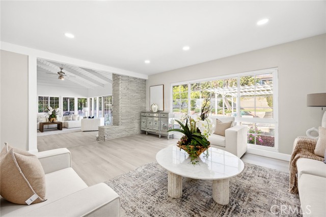 Detail Gallery Image 8 of 52 For 451 W Foothill, Arcadia,  CA 91006 - 4 Beds | 3 Baths