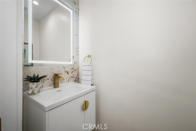 Detail Gallery Image 12 of 39 For 1271 Kenwood Rd 163l,  Seal Beach,  CA 90740 - 2 Beds | 1/1 Baths