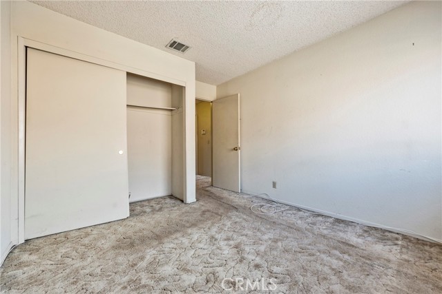 Detail Gallery Image 26 of 38 For 16590 Terrace Ln #G,  Fontana,  CA 92335 - 3 Beds | 2/1 Baths