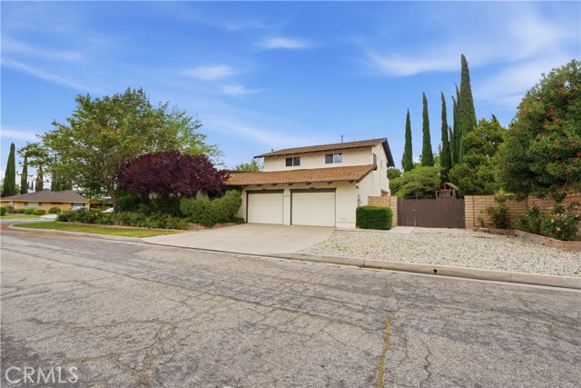 Detail Gallery Image 4 of 18 For 2718 Still Meadow, Lancaster,  CA 93536 - 5 Beds | 3 Baths