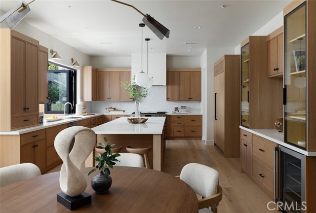 Detail Gallery Image 7 of 20 For 1594 Redlands Pl, Costa Mesa,  CA 92627 - 4 Beds | 3/1 Baths
