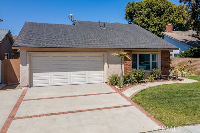 8401 Norfolk Dr, Huntington Beach, CA 92646