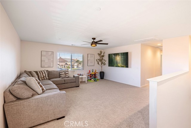 Detail Gallery Image 11 of 22 For 12913 Tehachapi St, Hesperia,  CA 92344 - 4 Beds | 3 Baths