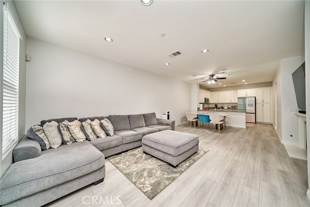 Detail Gallery Image 3 of 38 For 12573 Montaivo, Corona,  CA 91752 - 3 Beds | 2/1 Baths