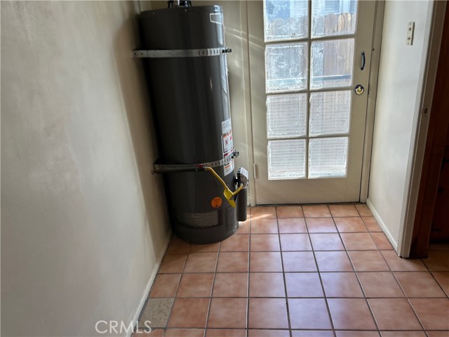 Detail Gallery Image 25 of 27 For 6947 Murietta Ave, Van Nuys,  CA 91405 - 2 Beds | 2 Baths