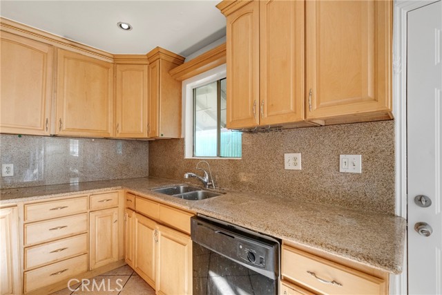 7955 White Oak photo 5