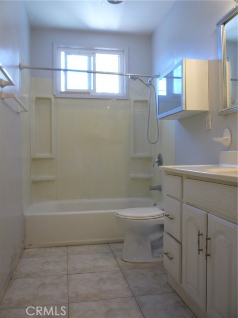 Detail Gallery Image 6 of 8 For 1645 S Euclid St, Anaheim,  CA 92802 - 3 Beds | 1/1 Baths