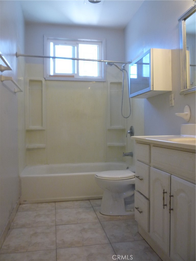 MLS #OC25242281 image #5