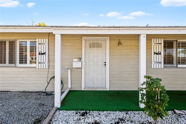 Detail Gallery Image 4 of 35 For 27161 Pinehurst, Menifee,  CA 92586 - 2 Beds | 1 Baths