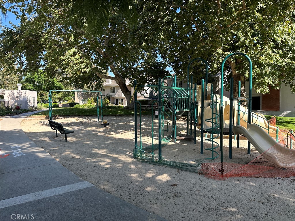 https://media.crmls.org/medias/951c1ac1-8e00-49b1-bcf0-d474abc4ad18.jpg?preset=X-Large