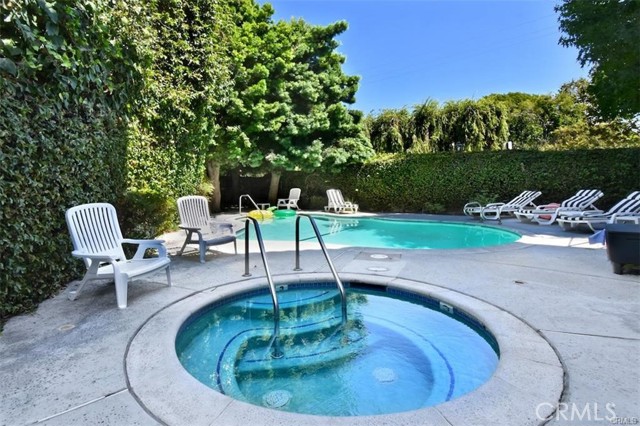 4249 LONGRIDGE Avenue, Studio City CA: https://media.crmls.org/medias/951d4cbd-43be-4d8d-af9e-1df927bcbf07.jpg