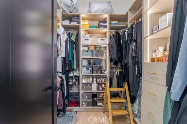 Detail Gallery Image 48 of 70 For 7714 Lasaine Ave, Northridge,  CA 91325 - 3 Beds | 4 Baths