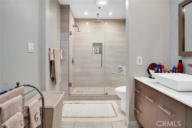 Detail Gallery Image 18 of 23 For 1201 Larrabee St #107,  West Hollywood,  CA 90069 - 2 Beds | 2 Baths