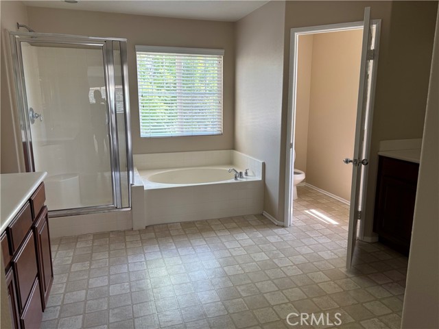 13847 Blue Ribbon Lane, Eastvale CA: https://media.crmls.org/medias/9520fa88-240b-457a-89df-f11c02ee98e5.jpg