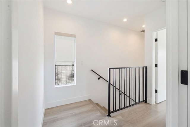 Detail Gallery Image 13 of 18 For 21721 Hart, Canoga Park,  CA 91303 - 3 Beds | 2 Baths