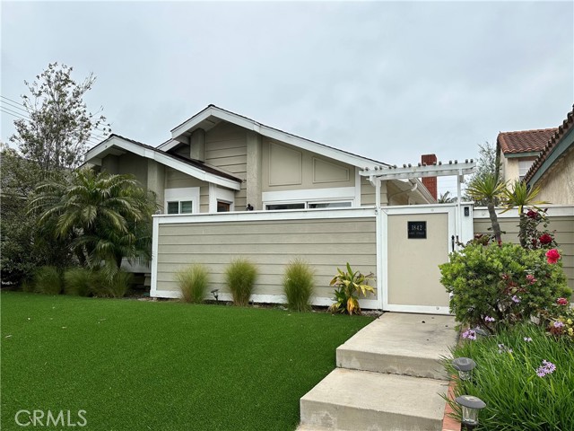 1842 Lake Street, Huntington Beach CA: https://media.crmls.org/medias/952226aa-b4db-45d0-b3b4-2f2bcd4af45d.jpg