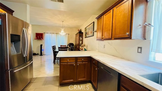 Detail Gallery Image 12 of 33 For 15721 Cobalt St #105,  Sylmar,  CA 91342 - 4 Beds | 2/1 Baths