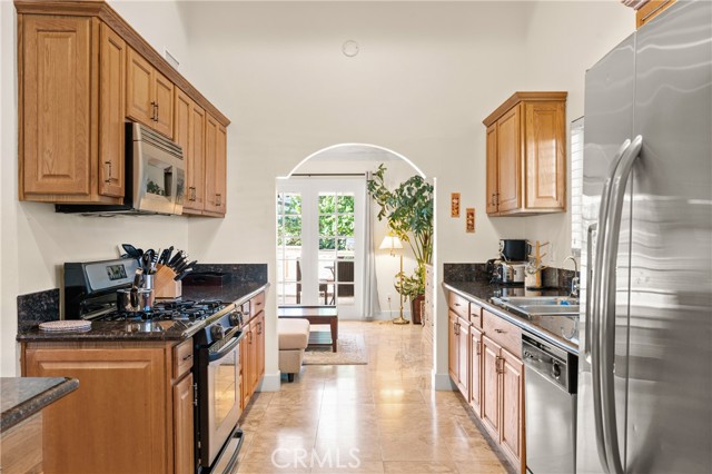 6045 Sausalito Avenue, Woodland Hills CA: https://media.crmls.org/medias/95229a84-0fd6-4bb1-835c-b07e2395f2fb.jpg