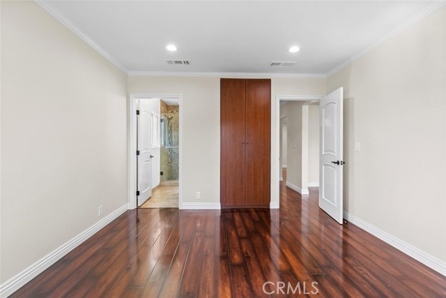 Detail Gallery Image 36 of 61 For 415 Birmingham Rd, Burbank,  CA 91504 - 4 Beds | 3/1 Baths