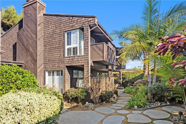 339 Cypress Drive, Laguna Beach CA: https://media.crmls.org/medias/9522db58-32a7-4f37-b410-462c2adf1915.jpg