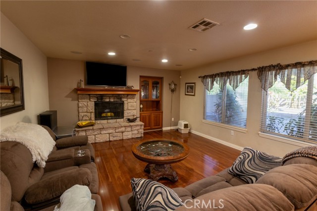 Detail Gallery Image 17 of 27 For 3772 Elm, San Bernardino,  CA 92404 - 4 Beds | 3 Baths