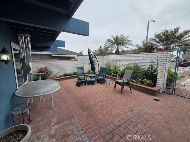 Detail Gallery Image 4 of 31 For 17352 Rob Roy Cir, Huntington Beach,  CA 92647 - 5 Beds | 3 Baths