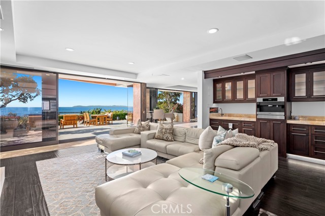 Detail Gallery Image 10 of 34 For 3308 Ocean Bld, Corona Del Mar,  CA 92625 - 5 Beds | 6/2 Baths