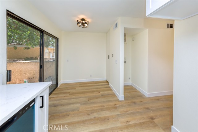 Detail Gallery Image 5 of 11 For 15035 Nordhoff St #115,  North Hills,  CA 91343 - 2 Beds | 3 Baths