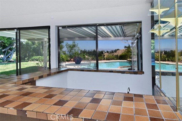 Detail Gallery Image 11 of 34 For 4061 Falling Leaf, Encino,  CA 91316 - 5 Beds | 4/1 Baths