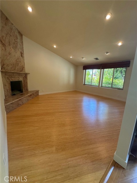 Detail Gallery Image 7 of 30 For 4400 Portico Pl, Encino,  CA 91316 - 4 Beds | 3 Baths