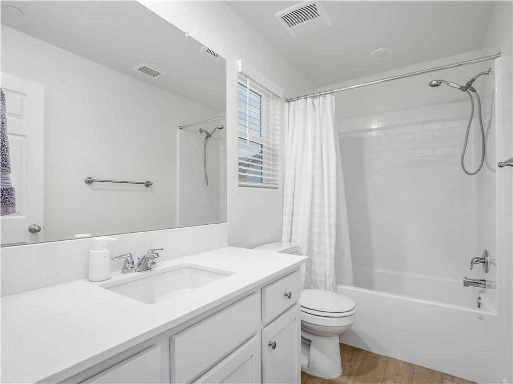 Detail Gallery Image 15 of 32 For 2276 N Columbus Dr, Fresno,  CA 93727 - 3 Beds | 2/1 Baths