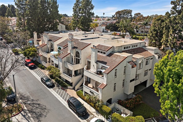 5145 Tortuga Drive, Huntington Beach CA: https://media.crmls.org/medias/9526f5d7-90d3-43e3-9961-1f47b48e0f96.jpg