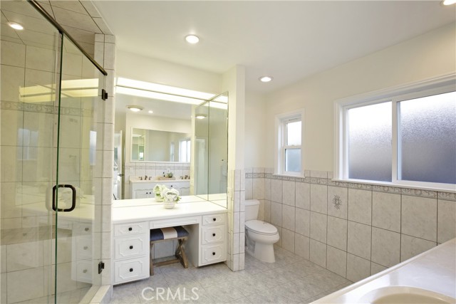 Detail Gallery Image 20 of 51 For 9122 Gainford St, Downey,  CA 90240 - 5 Beds | 4 Baths