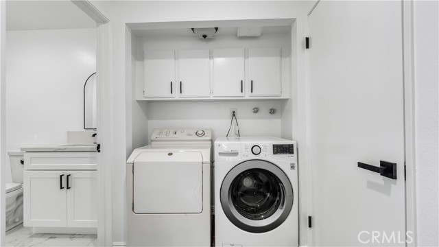 Detail Gallery Image 15 of 19 For 527 B E Elmwood, Burbank,  CA 91501 - 2 Beds | 3 Baths