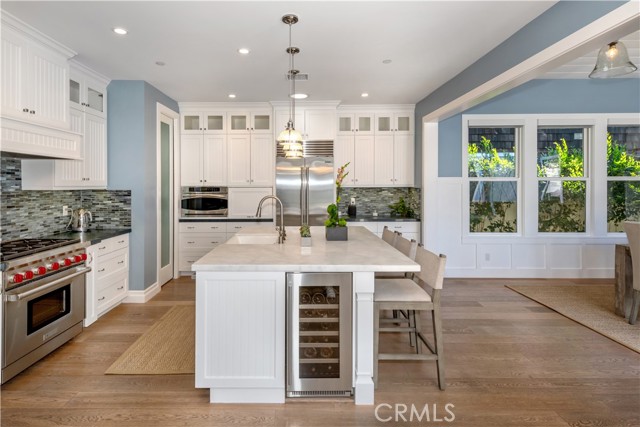 2905 Broad St, Newport Beach CA: https://media.crmls.org/medias/9527fdeb-2fad-4478-89a1-139584427ef5.jpg