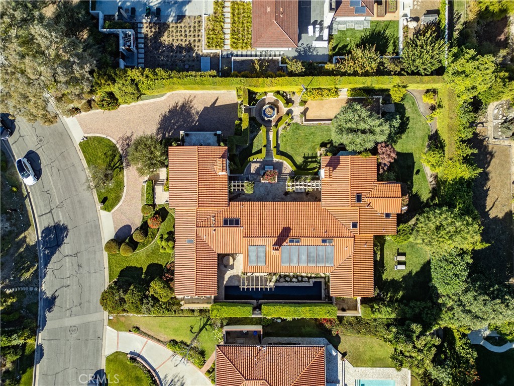 https://media.crmls.org/medias/9528742c-6bb1-4edd-b3c1-91167ca6679f.jpg?preset=X-Large