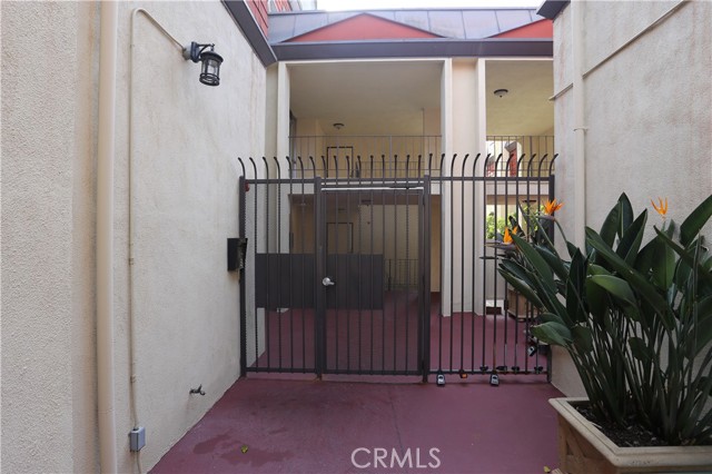 Detail Gallery Image 2 of 17 For 5674 Windsor Way #306,  Culver City,  CA 90230 - 1 Beds | 1 Baths