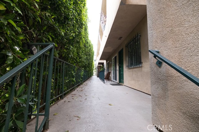 Detail Gallery Image 5 of 15 For 1041 9th St, Santa Monica,  CA 90403 - – Beds | – Baths