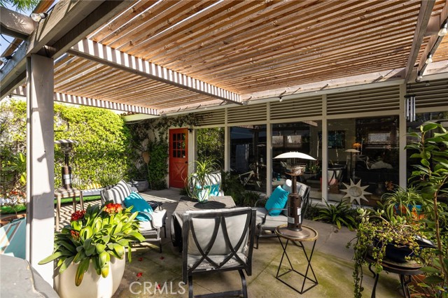 Detail Gallery Image 4 of 17 For 120 via Undine, Newport Beach,  CA 92663 - 3 Beds | 2 Baths